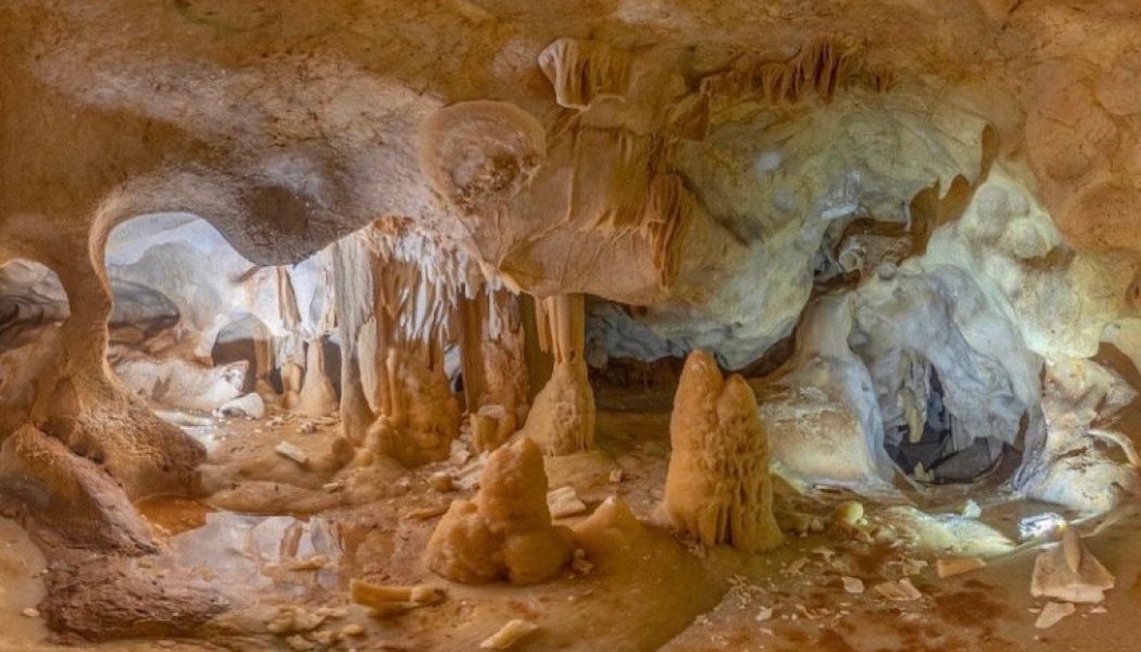 Declarar bien de interés cultural la cueva de «La maravilla blanca» de La Araña