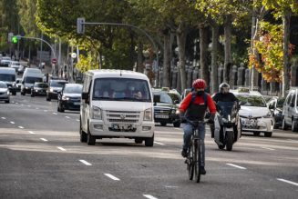 Los repartidores denuncian que las plataformas “no cumplen” la ‘Ley rider’ días después de su entrada en vigor