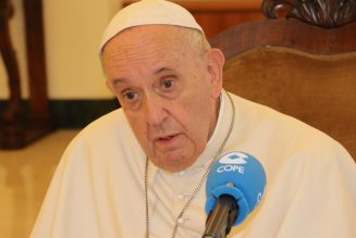 El papa Francisco critica la guerra en Afganistán