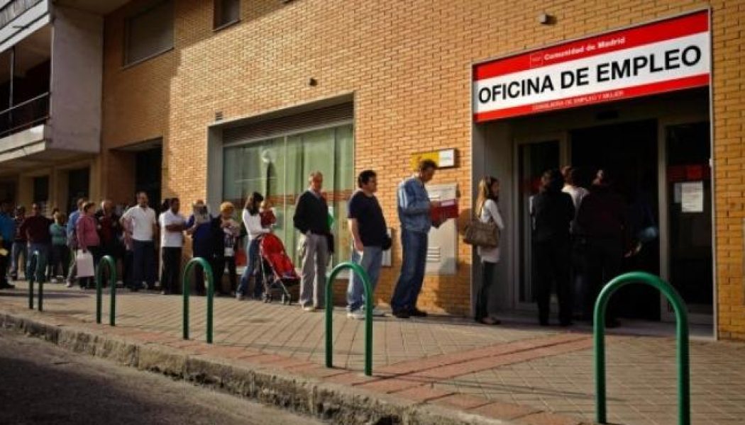 Más de nueve de cada 10 contratos firmados por jóvenes este año han sido temporales