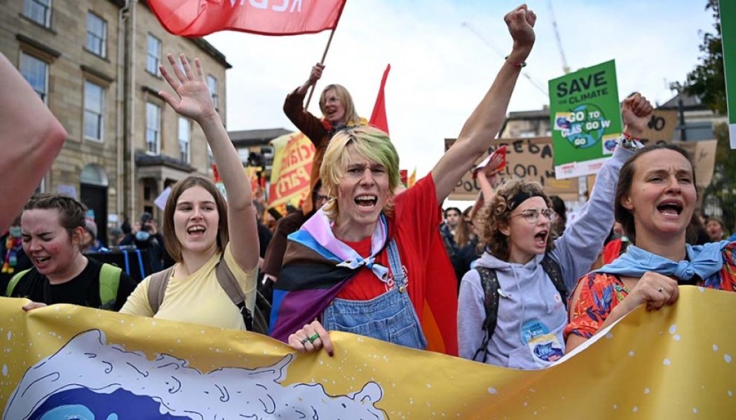 Miles de jóvenes marchan por las calles de Glasgow