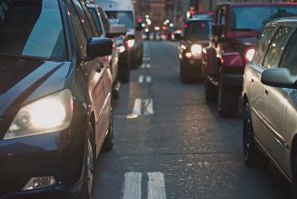 Llega el puente de la Constitución con más coches en carretera del último lustro