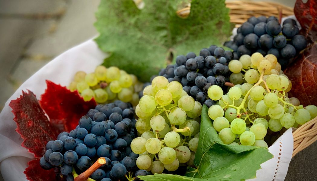 Las uvas se encarecen un 38% en lo que va de mes y la merluza un 41%, a tres días de la Navidad