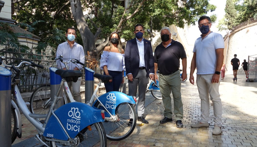 El PSOE pide al Ayuntamiento medidas para evitar que las bicis de alquiler acaparen los estacionamientos públicos