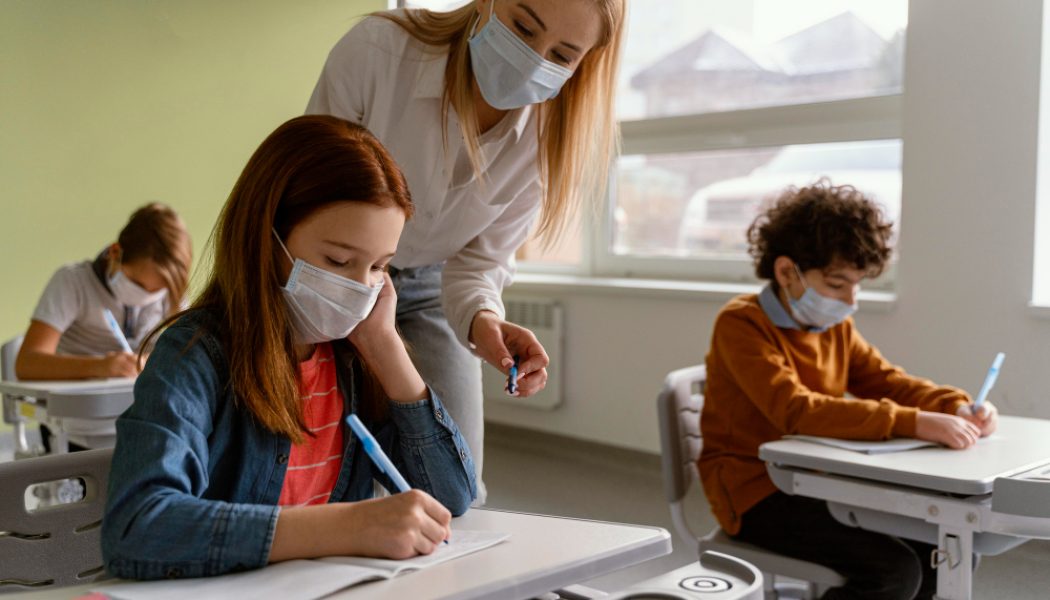 Educación confía en que las cuarentenas de siete días acorten las bajas de los profesores