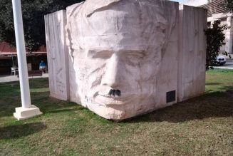 Málaga denuncia las pintadas fascistas realizadas en el monumento a Blas Infante de la capital