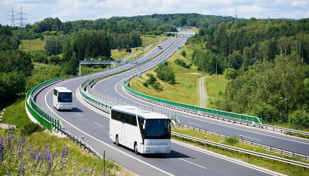 El sector del autobús ofrece su flota para trasladar a Málaga a los refugiados ucranianos