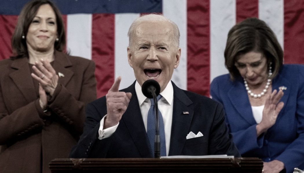 Biden dice que Putin está «más aislado que nunca» y «debe pagar» por sus acciones en Ucrania