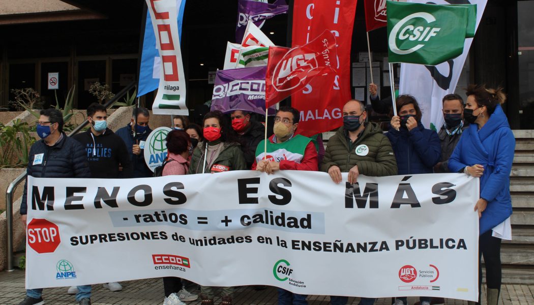 CSIF expresa en la calle su rechazo a la supresión de unidades en la escuela pública