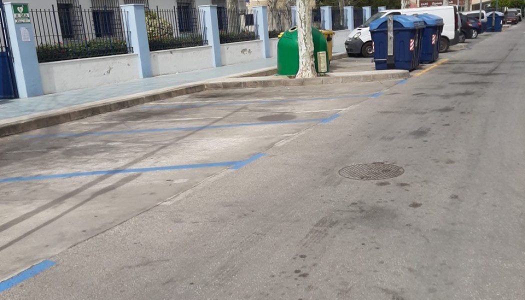 Por Mi Pueblo Vélez-Málaga urge al Ayuntamiento a que desarrolle una tarjeta de residente para estacionar vehículos en zonas azules