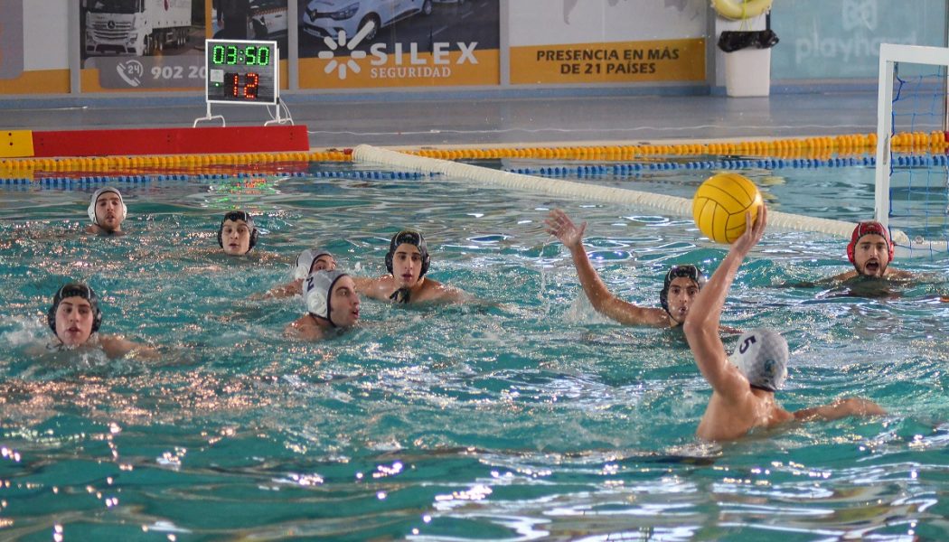 El Waterpolo Málaga quiere vencer a un equipo canario para alcanzar a otro isleño