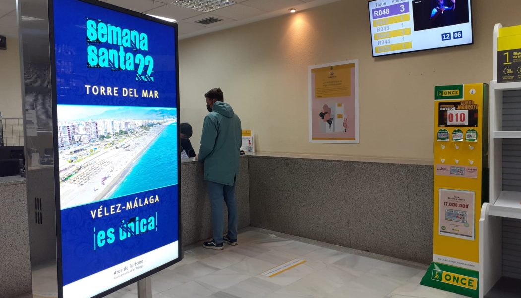 La Semana Santa de Vélez-Málaga se promociona en oficinas de Correos