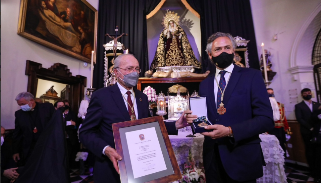 La Cofradía Oficial de Málaga, la del Sepulcro, ya tiene la medalla de la ciudad