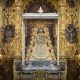 La Virgen del Rocío ya viste de Reina para la romería del «reencuentro»