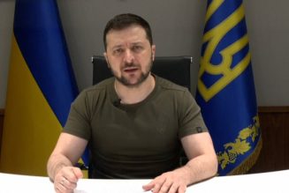 Ucrania admite que podría retirar sus tropas de la estratégica ciudad del Donbass