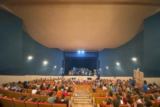 Torrox aúna el flamenco y el folclore en el Festival Internacional del  Cajón Flamenco