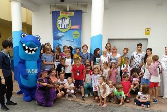 Familias de refugiados de la Guerra de Ucrania visitan Sea Life Benalmádena