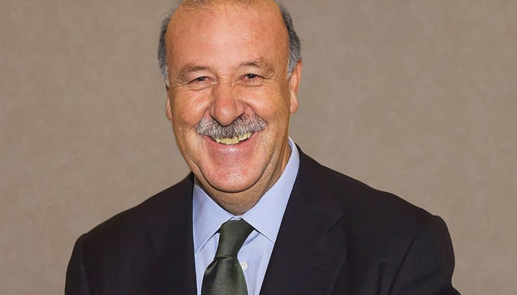 Vicente del Bosque, premiado por su “humildad, trabajo y sencillez”