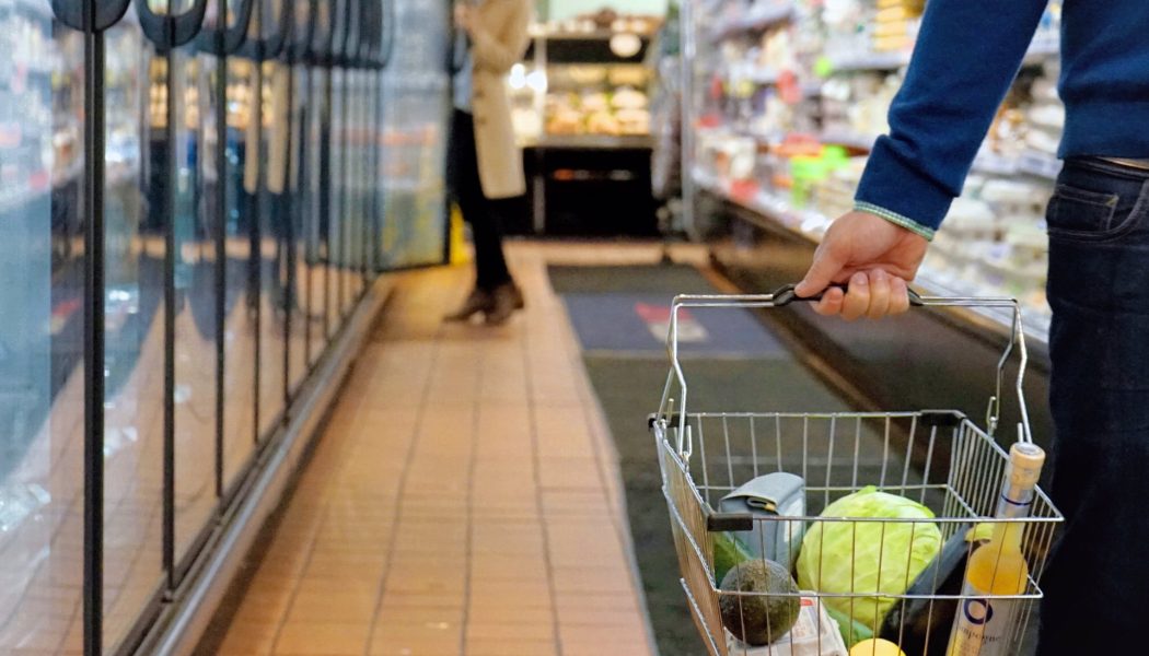 El alza del IPC de los alimentos hasta el 15,3% supone un sobrecoste anual de 830 euros en cesta de la compra