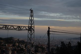 El precio de la luz cae un 16% este miércoles, hasta los 121 euros/MWh