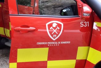 Un incendio en garaje de Antequera afecta a siete vehículos sin causar heridos