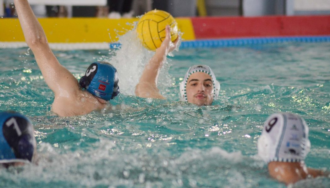 El Waterpolo Málaga logra un triunfo contundente para la permanencia