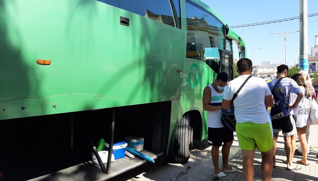 Más de 100 localidades del interior tendrán rutas en autobús para desplazarse a la playa en verano