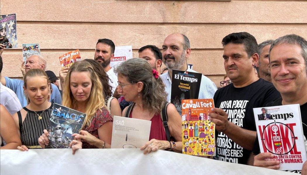 L’APPEC es manifesta a Borriana contra la censura a les revistes en català