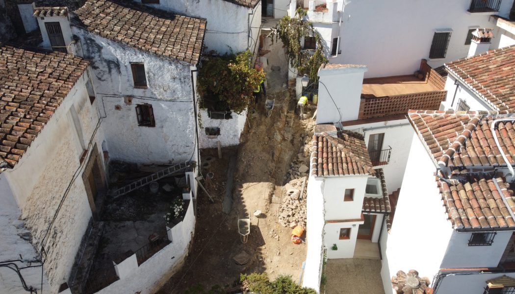 Benalauria ejecuta la segunda fase de mejoras de la Calle Alta