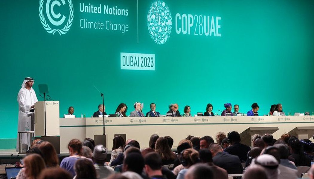 COP28 adopta acuerdo histórico para financiar pérdidas y daños por cambio climático