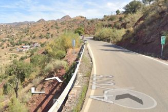 Rescatan a un hombre fallecido tras caer su vehículo por un barranco en Málaga