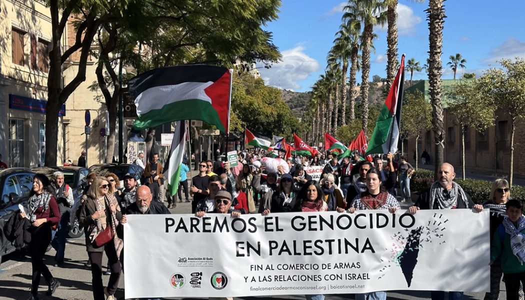 Miles de personas protestan contra el genocidio en Palestina