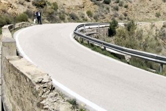 Piden arreglar con urgencia la carretera que une Almogía con Málaga