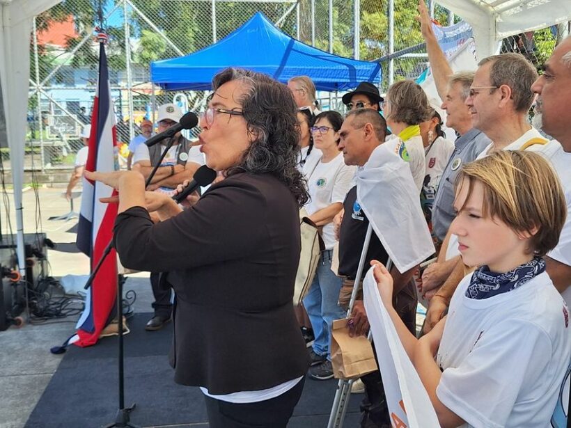Concluye La 3ª Marcha Mundial en San José, Costa Rica 4 Con los vountarios