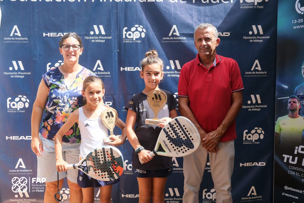 Mijas vibra con el espectáculo de la cantera en el Trofeo Diputación de Málaga de pádel NAGP7479