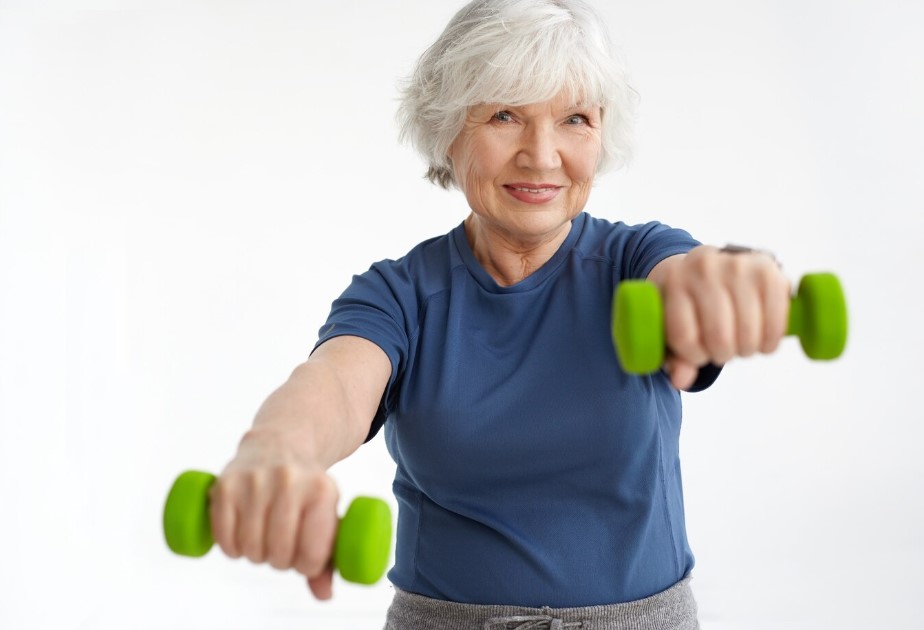 ¿Cómo frenar el avance de la osteoporosis? osteoporosis y ejercicio de fuerza. imagen Freepik