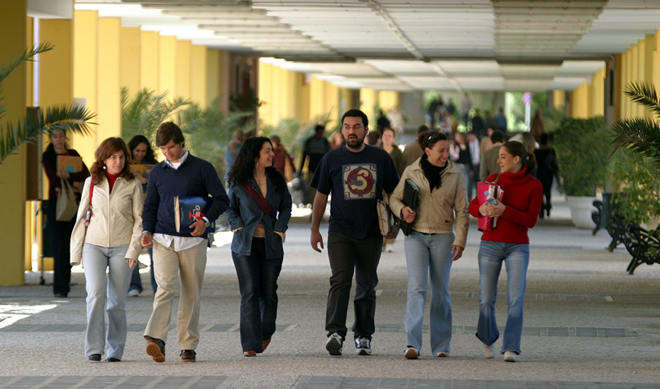 La nueva programación universitaria de Andalucía incluye 20 títulos de actividad empresarial 1629898958105EFT egresados EST