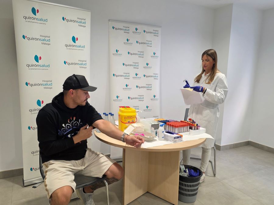 La plantilla del Málaga CF se somete a una analítica completa con Quirónsalud Málaga 2 3 9