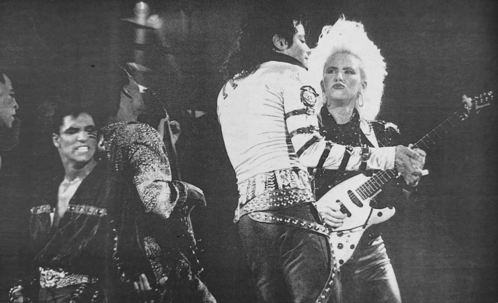 Michael on stage con Jennifer Batten