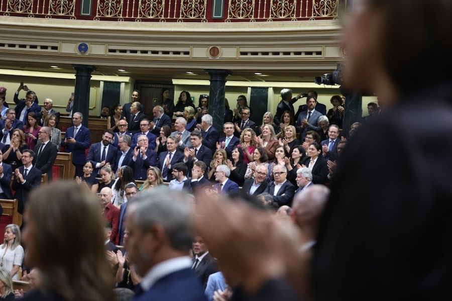Ovación histórica a León XIV en el Congreso 1 León XIV