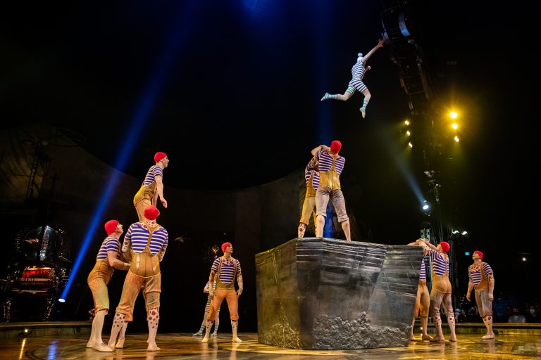 Entre acrobacia, sueños y vitalidad: La noche en que Kurios encendió la magia en Málaga