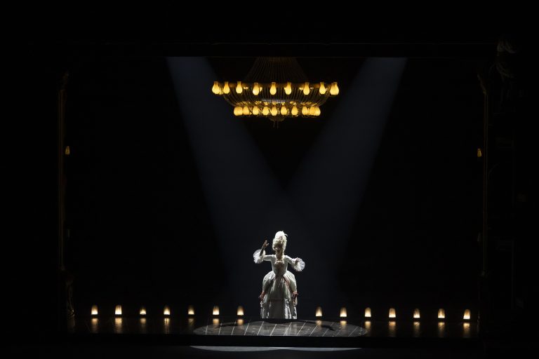 El Teatro Cervantes se viste de gala: Glamour, civismo y expectación en el gran estreno de ‘El Fantasma de la Ópera’ en Málaga