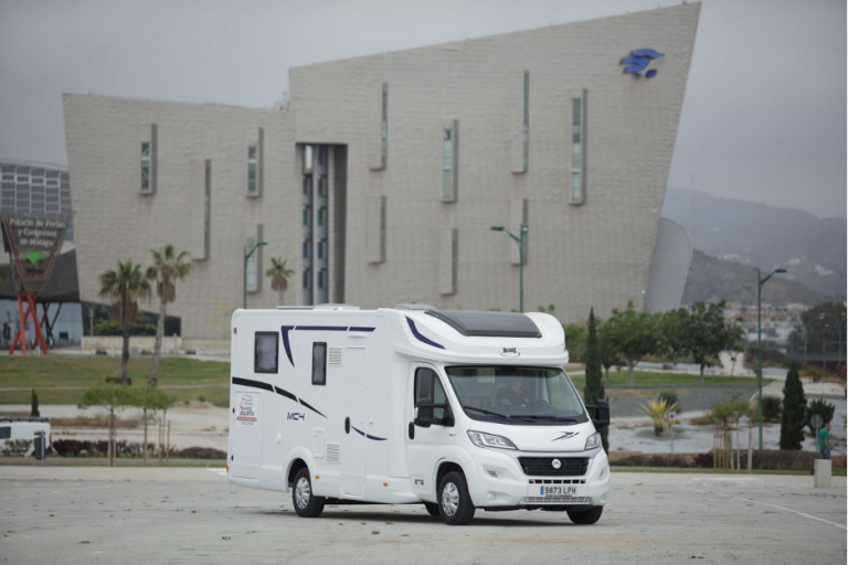 Del viaje en autocaravana a la mudanza completa: la evolución de Grupo Piqueras desde la Costa del Sol Palacio furgoneta